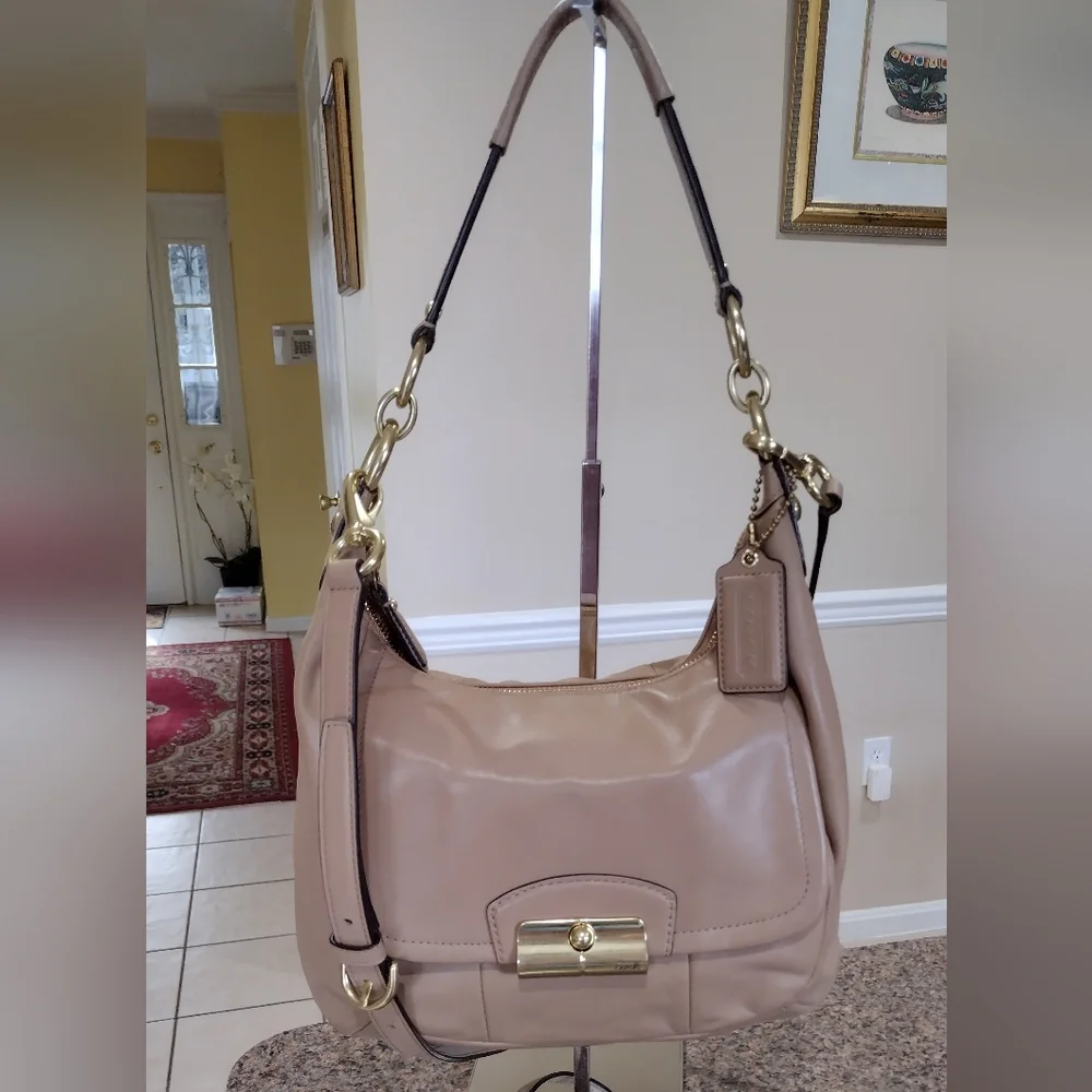 Coach Kristin Hobo soft  Leather Bag
